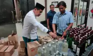 Ratusan Botol Miras di Jombang Disita