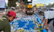 Ribuan Botol Isi Miras Hasil Sitaan Operasi Pekat Dimusnahkan, Kapolres Blitar Kota: Berharap Lebaran Kondusif